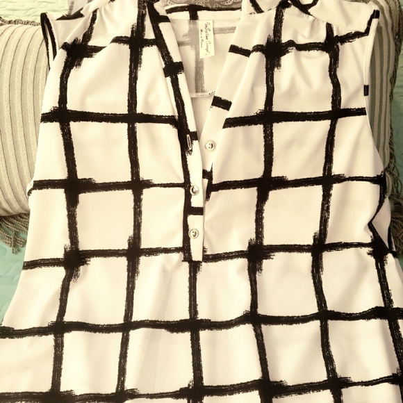 Top - Picture 2 of 4